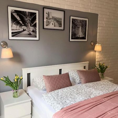 Klimatyczny Apartament Pod Ratuszem -Ul. Slaska 2 Czestochowa Luaran gambar