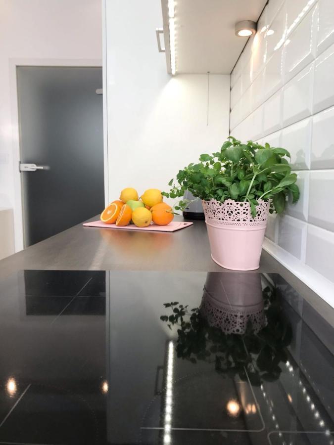 Klimatyczny Apartament Pod Ratuszem -Ul. Slaska 2 Czestochowa Luaran gambar