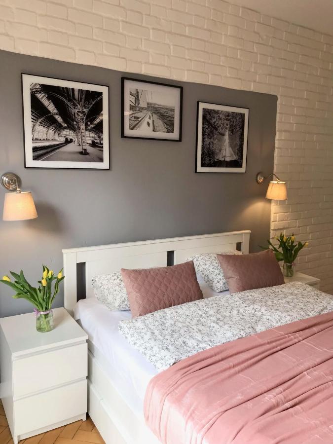 Klimatyczny Apartament Pod Ratuszem -Ul. Slaska 2 Czestochowa Luaran gambar