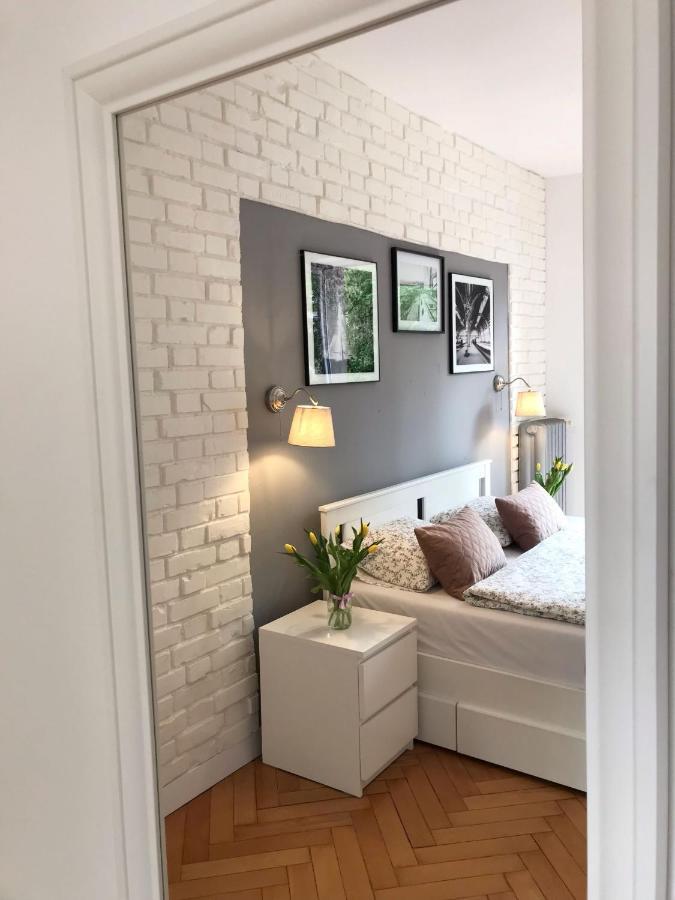 Klimatyczny Apartament Pod Ratuszem -Ul. Slaska 2 Czestochowa Luaran gambar